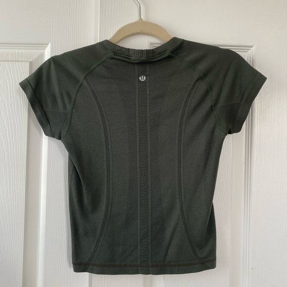 SOLD - Lululemon Swiftly Tech Short Sleeve Crew - Picture 4 of 5